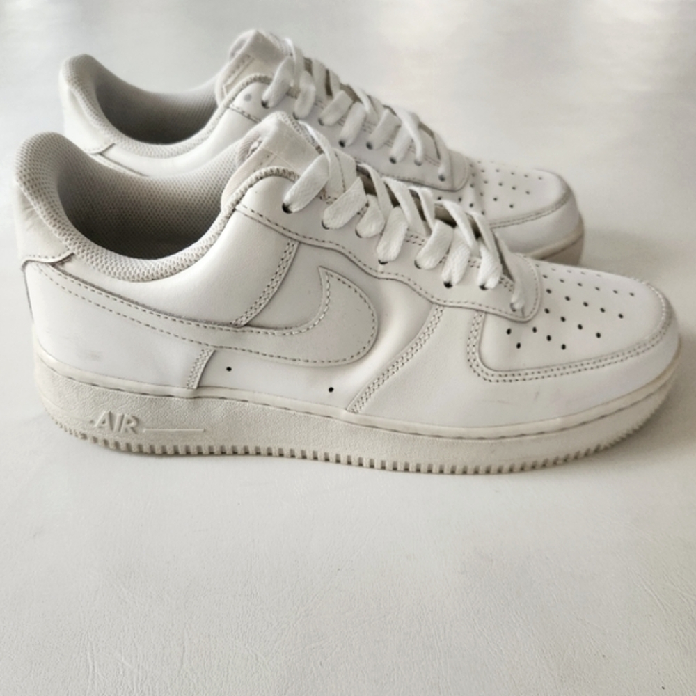 Nike Air Force 1 White Leather Sneakers - Picture 5 of 13
